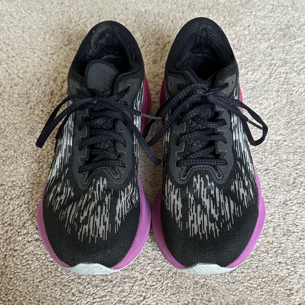 ASICS Novoblast 3 Women’s Sneakers Size 9.5 Black, Purple, Reddish Pink